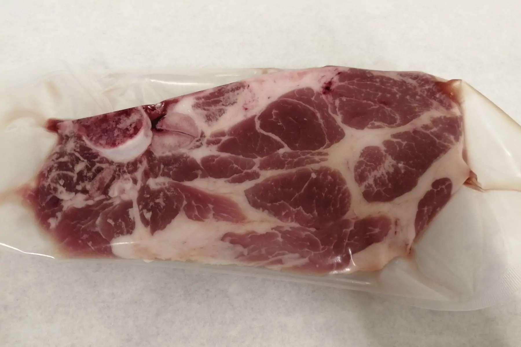 côtelette charnue de porc de 190 à 220 grammes