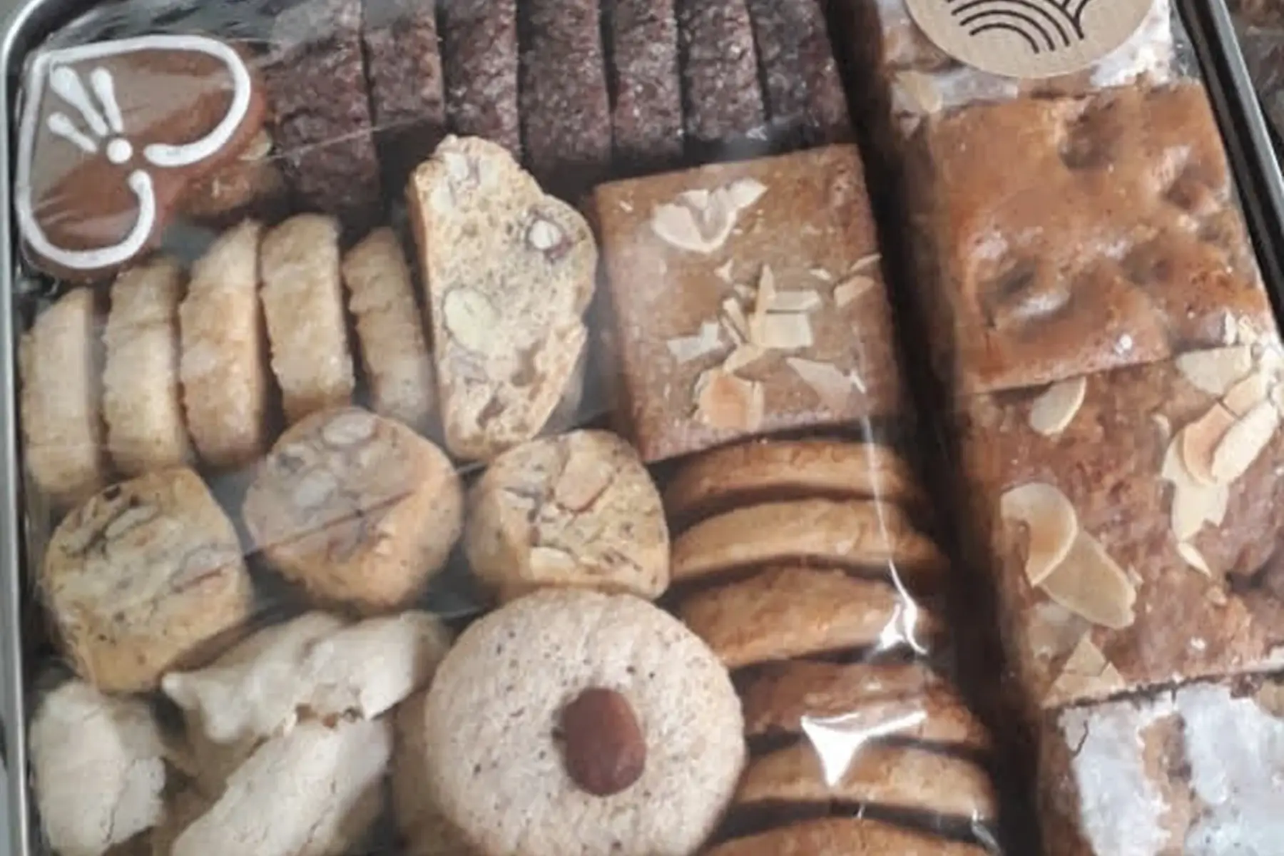 2a/ boite mixte biscuits / leckerlis