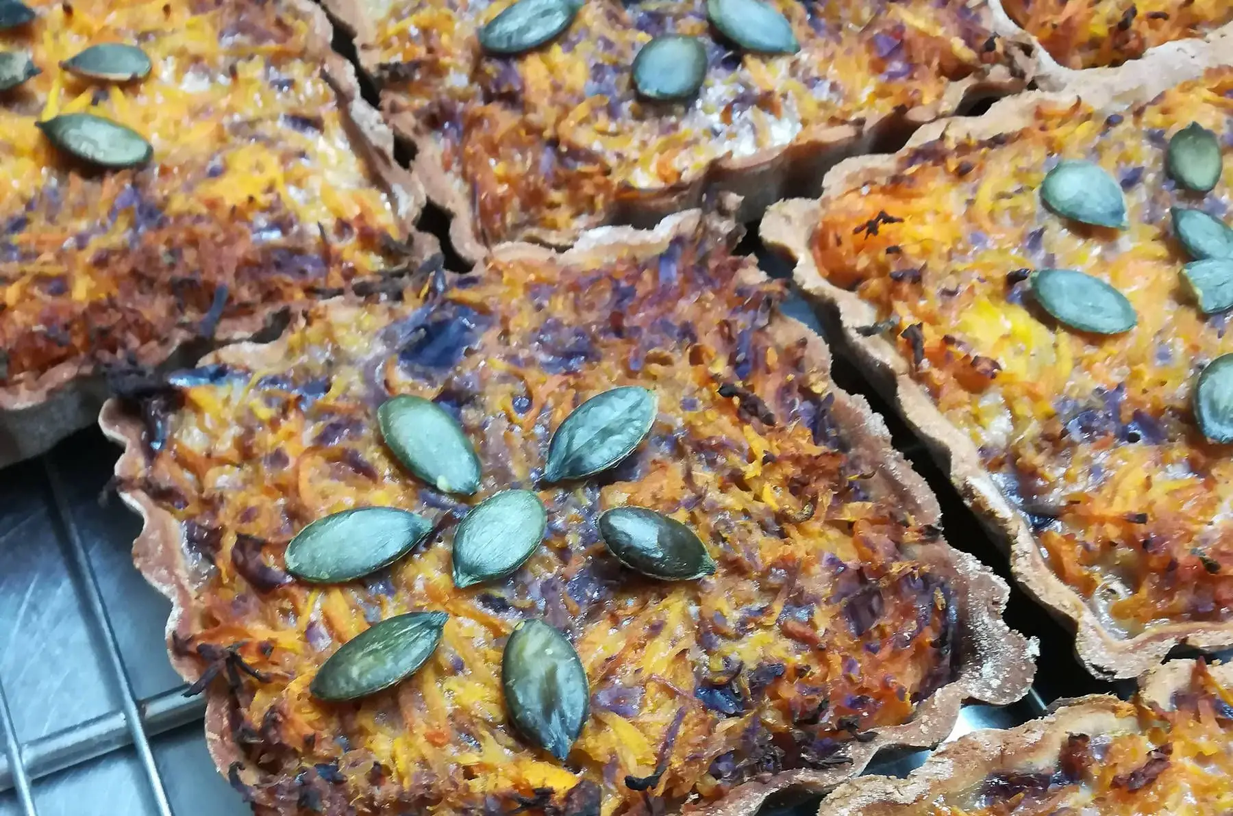 tartelette carotte, chou rouge et graines de courge vg sg