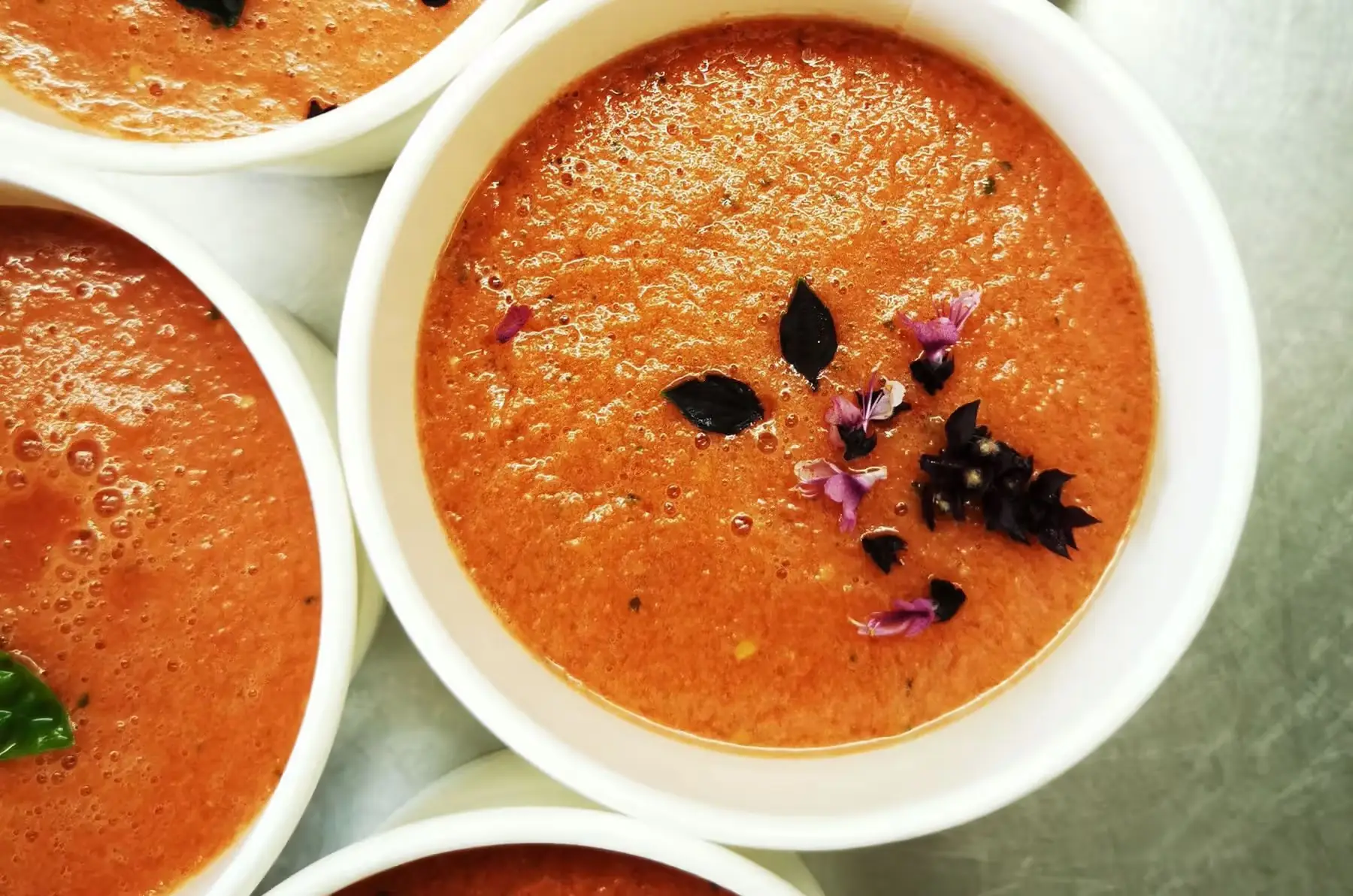 gaspacho de tomates et pastèque au basilic v sg