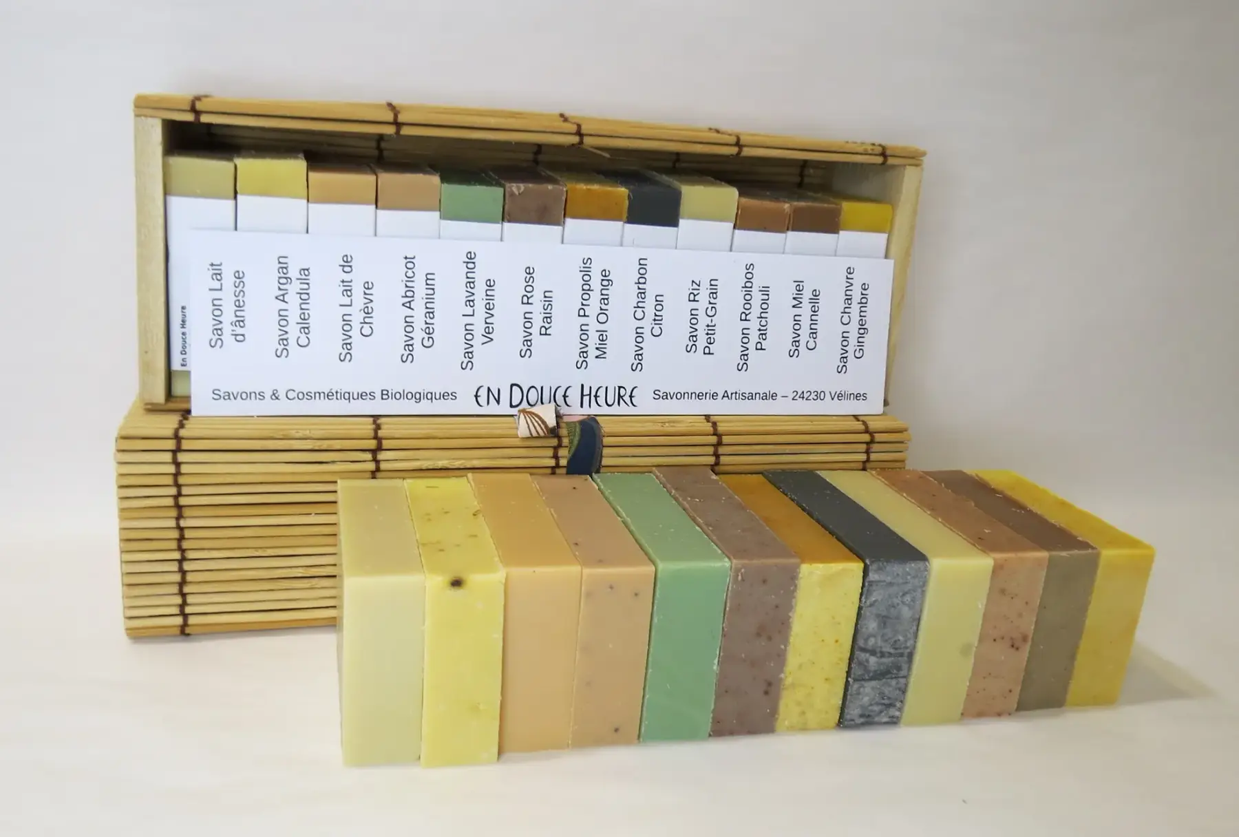 Coffret 12 SAVONS - Visage et Corps - 12x50g