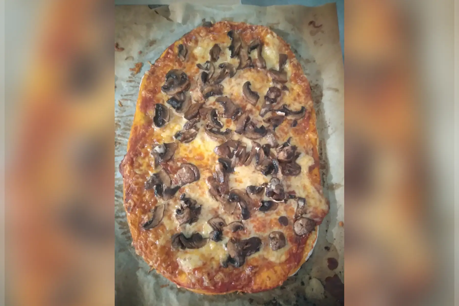pizza sauce tomate oignons champignons