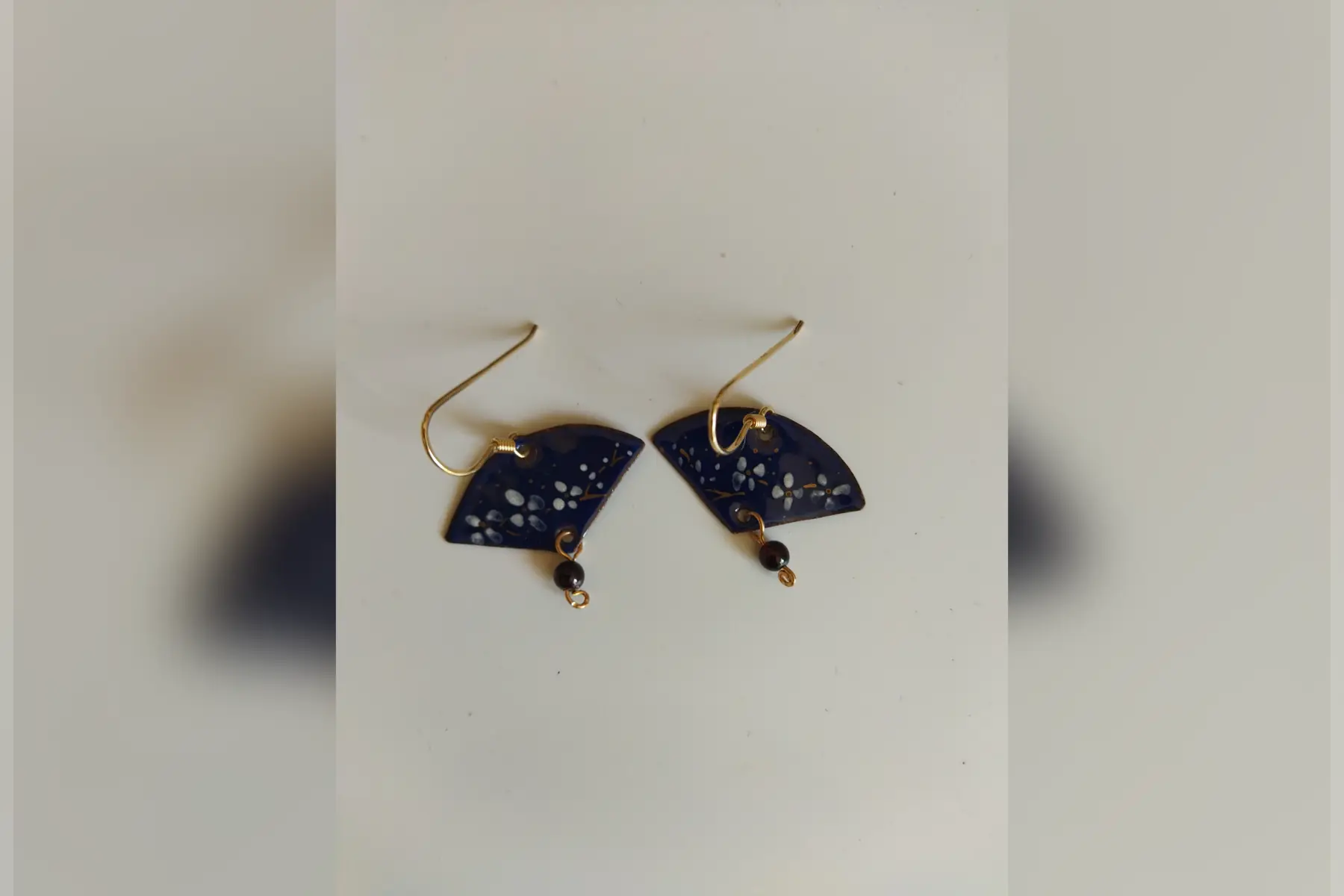 boucles d'oreilles éventails couleur bleue