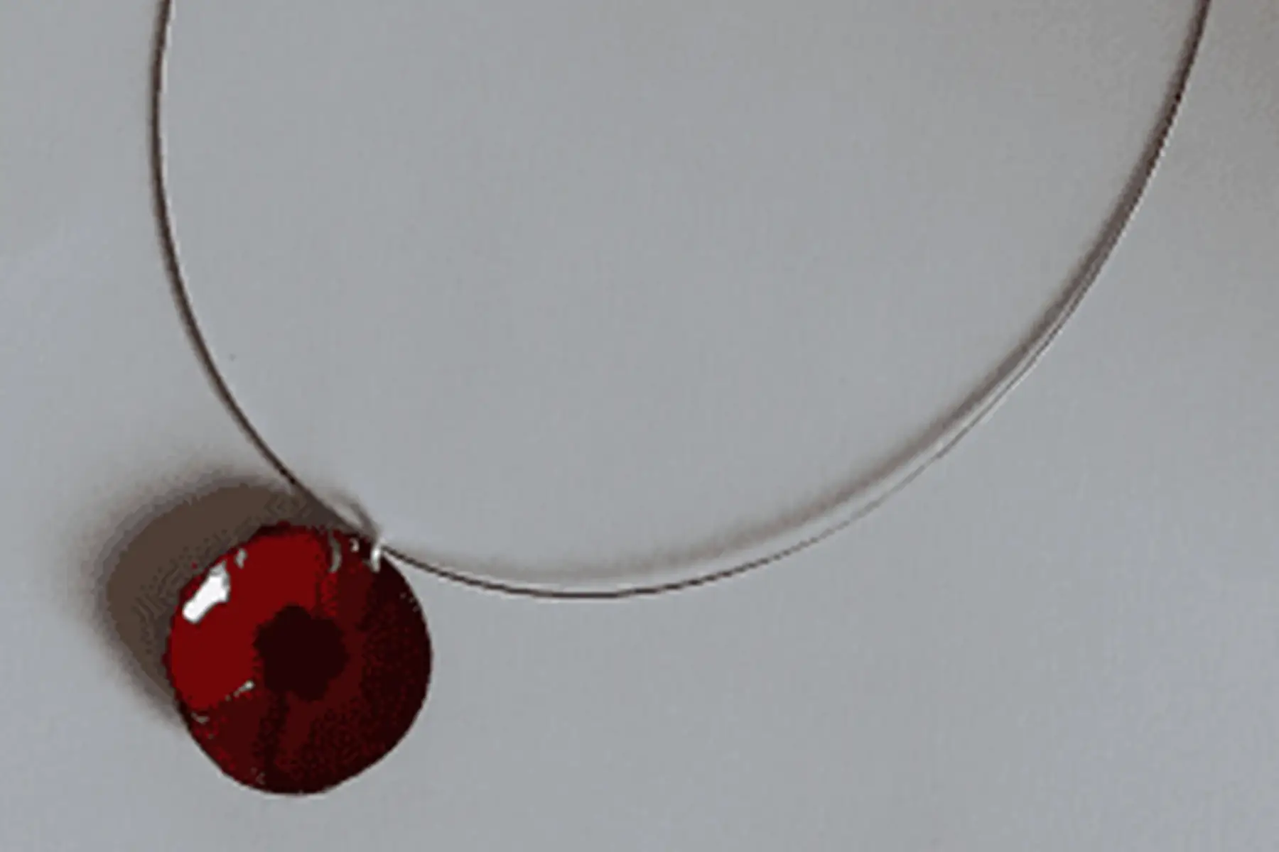 collier coquelicot