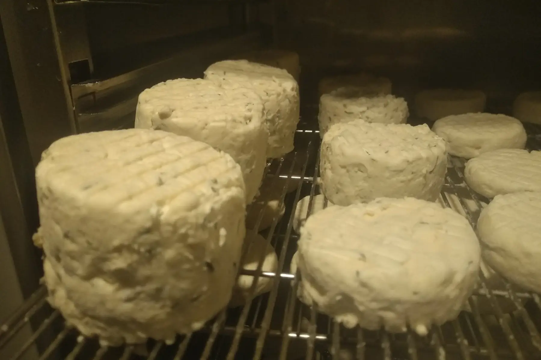 fromage de chèvre à la sarriette