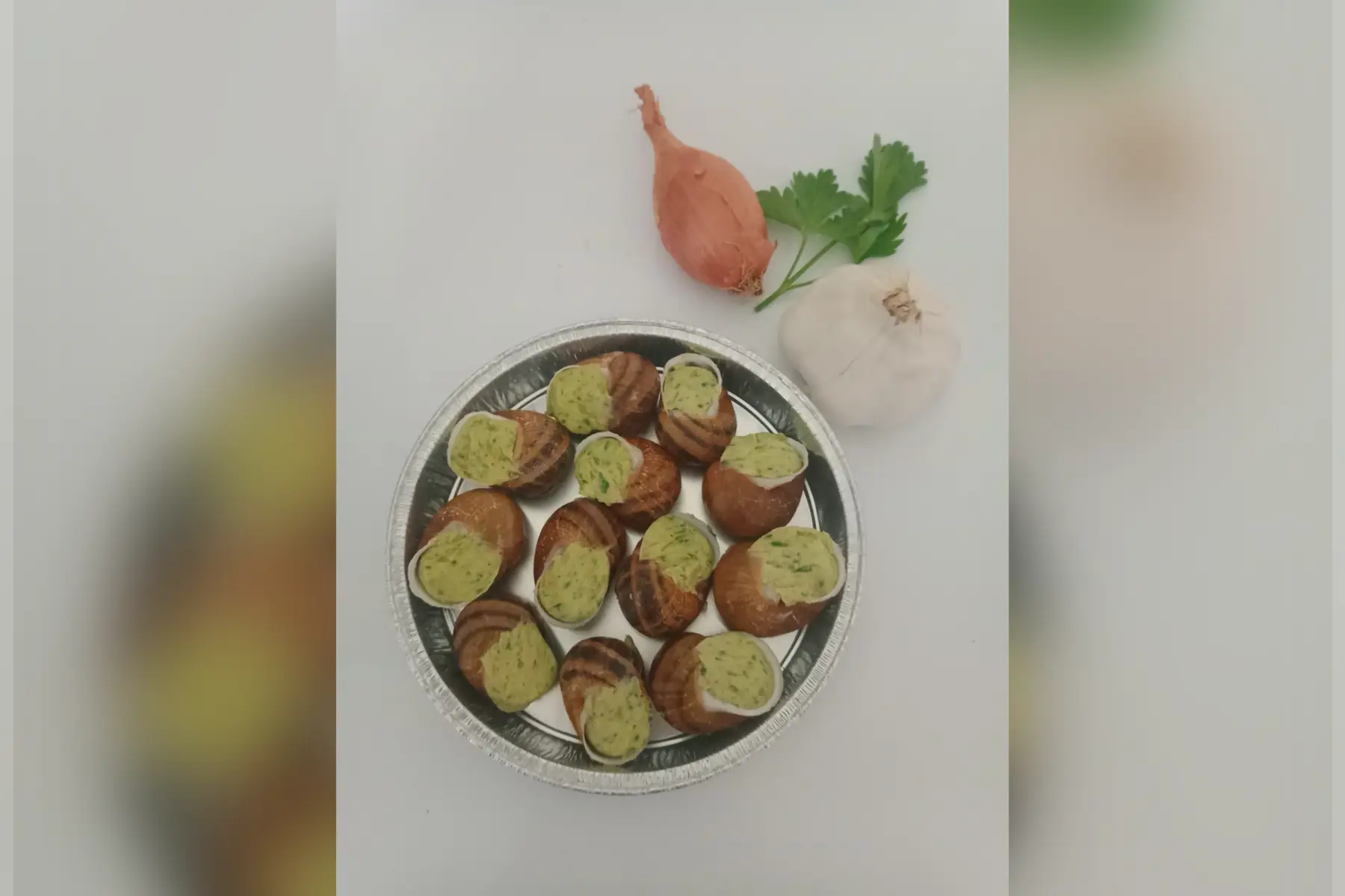 12 escargots en coquilles à la bourguignone