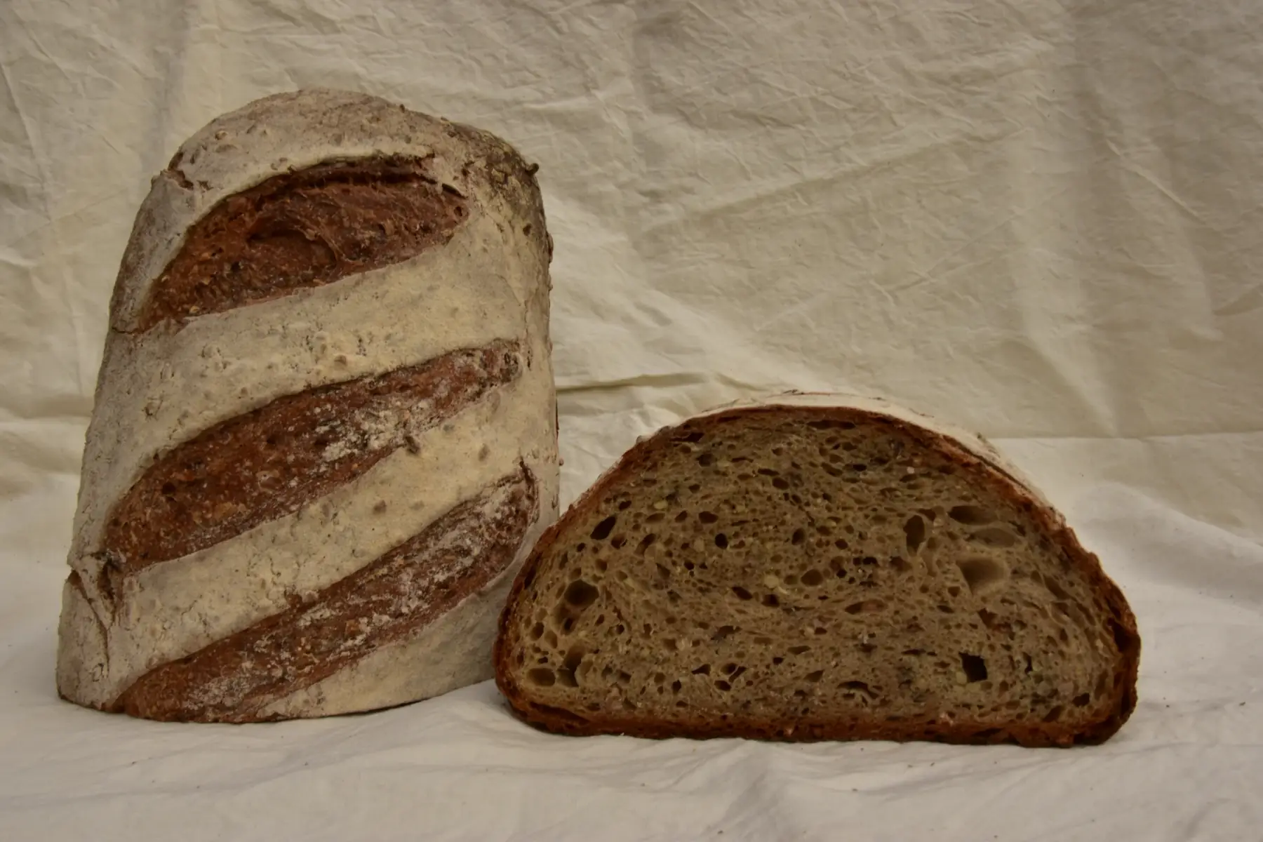 Pain au levain aux graines