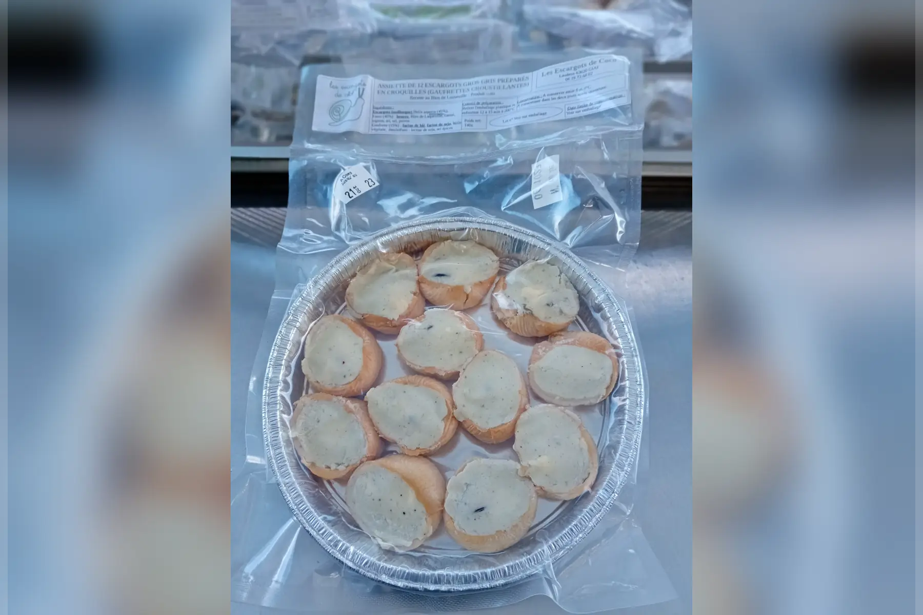 assiette de 12 escargots en croquilles au bleu de laqueille