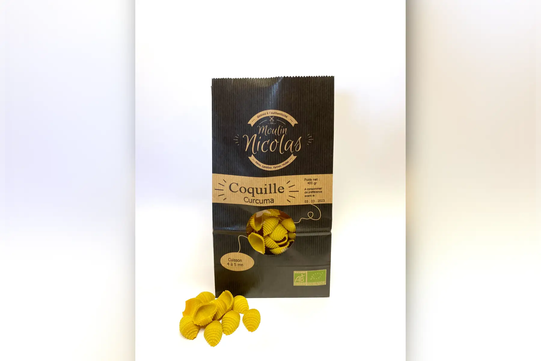 pâtes blanches coquille au curcuma