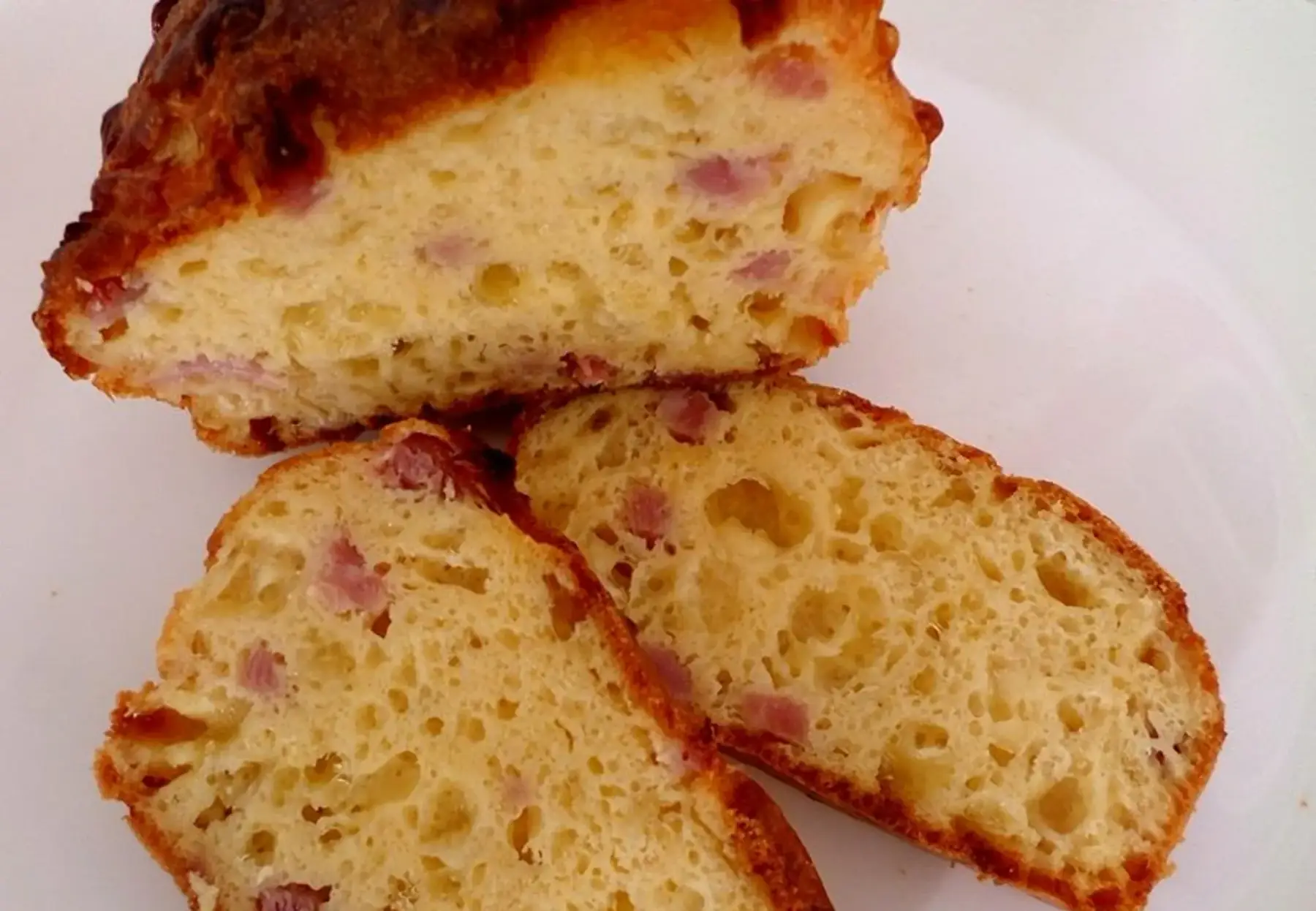brioche à la tomme fraiche et aux lardons