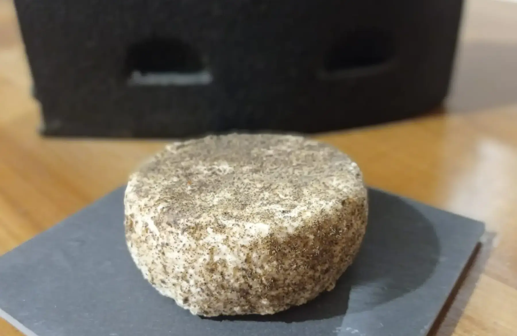 crottin de chèvre aromatisé poivre moulu