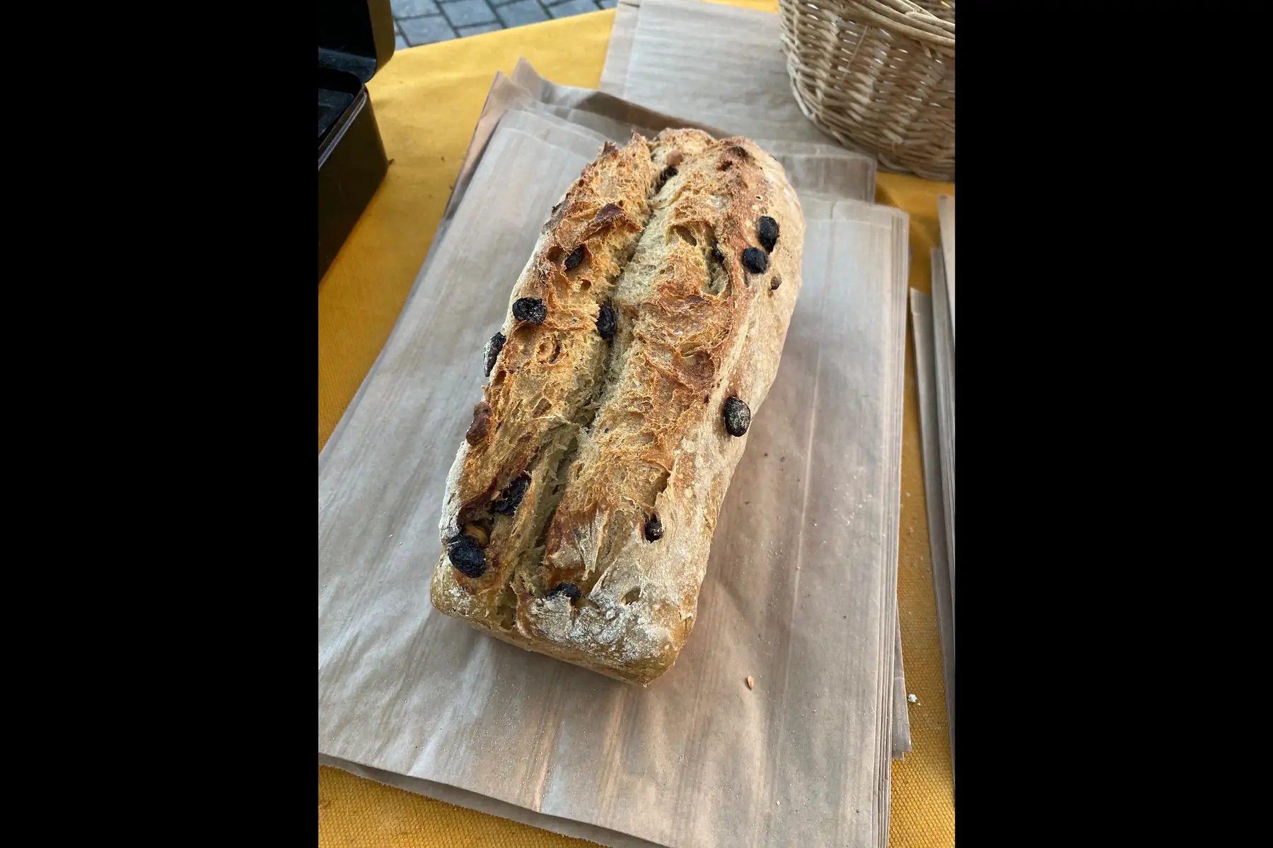 pain raisin noisettes