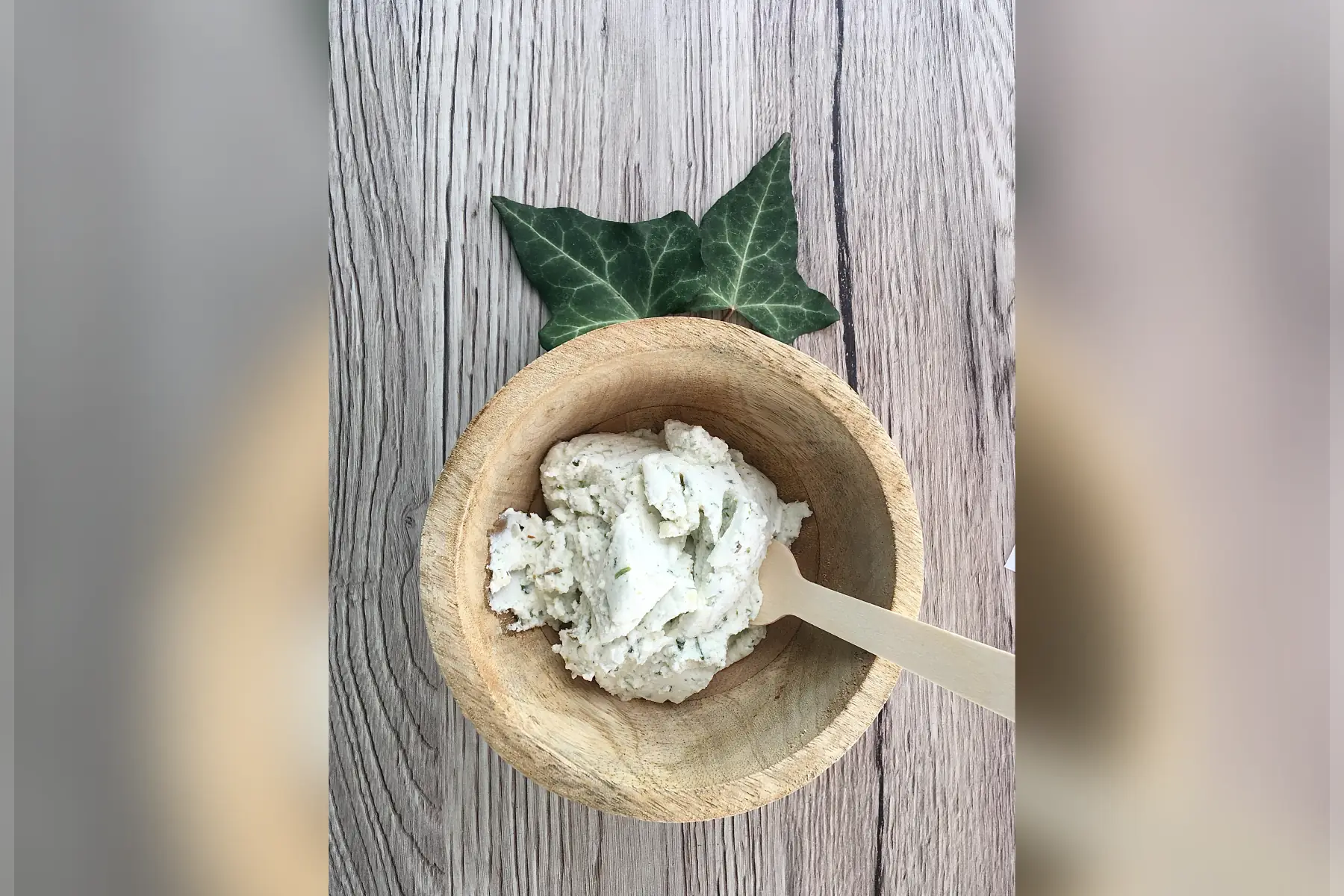 250 g fromage frais à l'ail et aux fines herbes