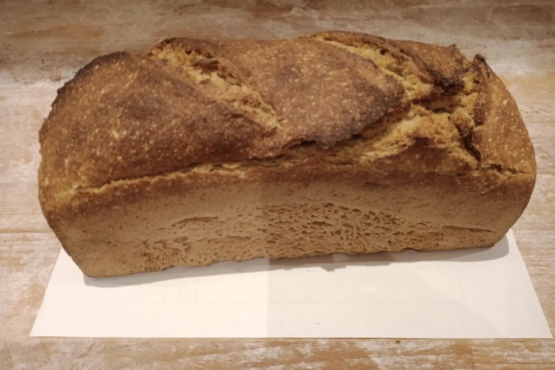 Pain au levain complet moulé