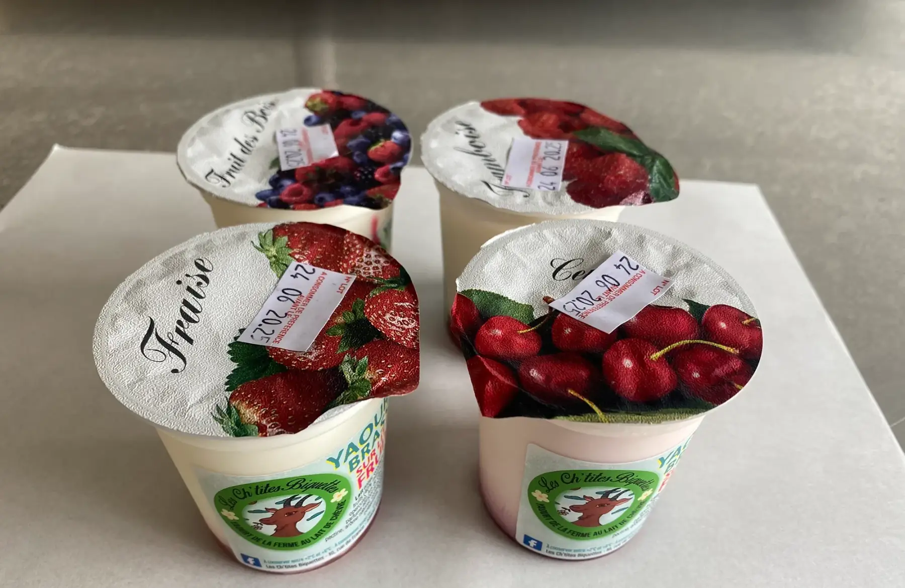 Pack de 4 yaourts de chèvre aux différents fruits rouges