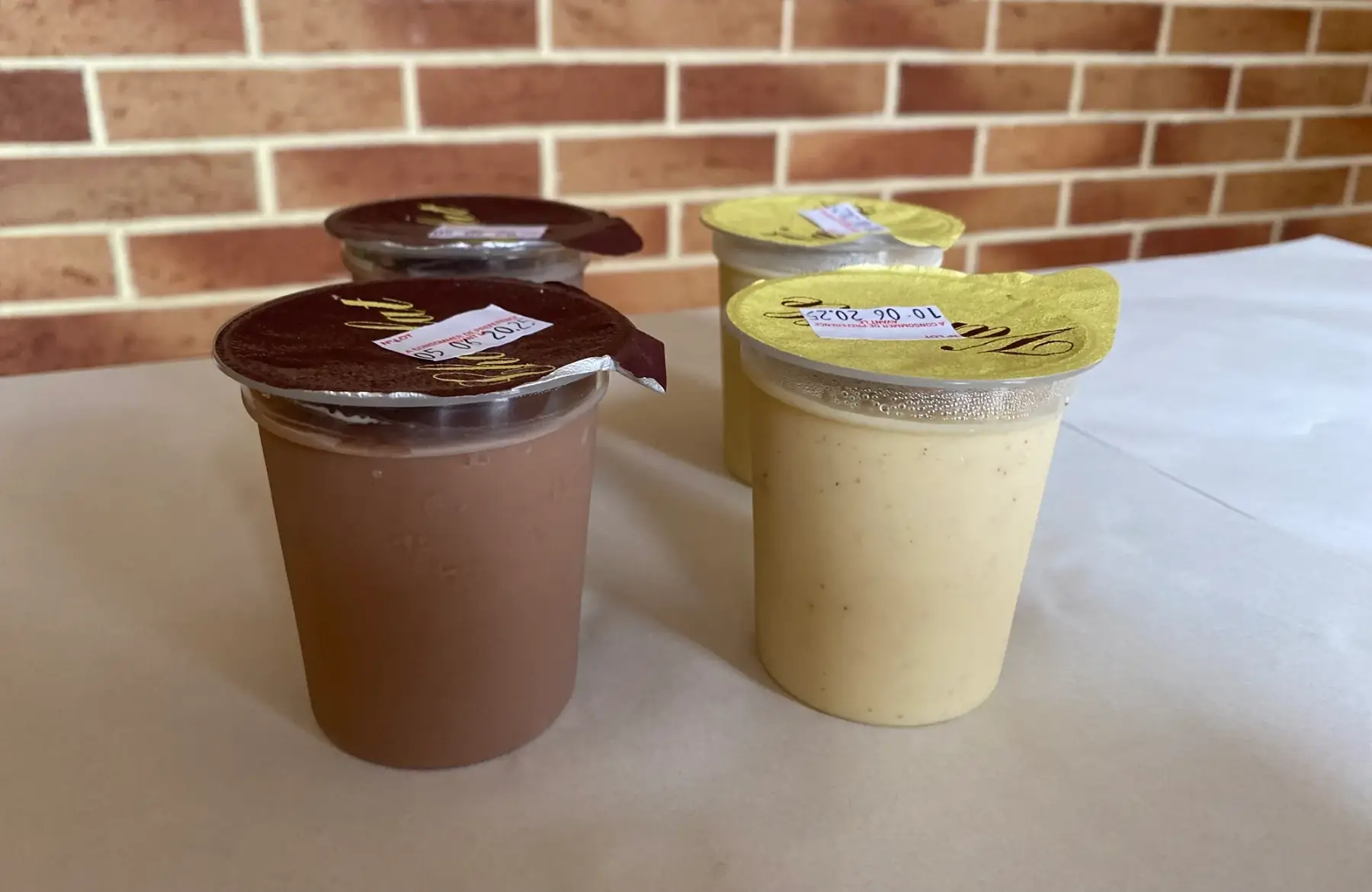 Pack de 4 crèmes desserts chocolat et vanille au lait de chèvre pasteurisé