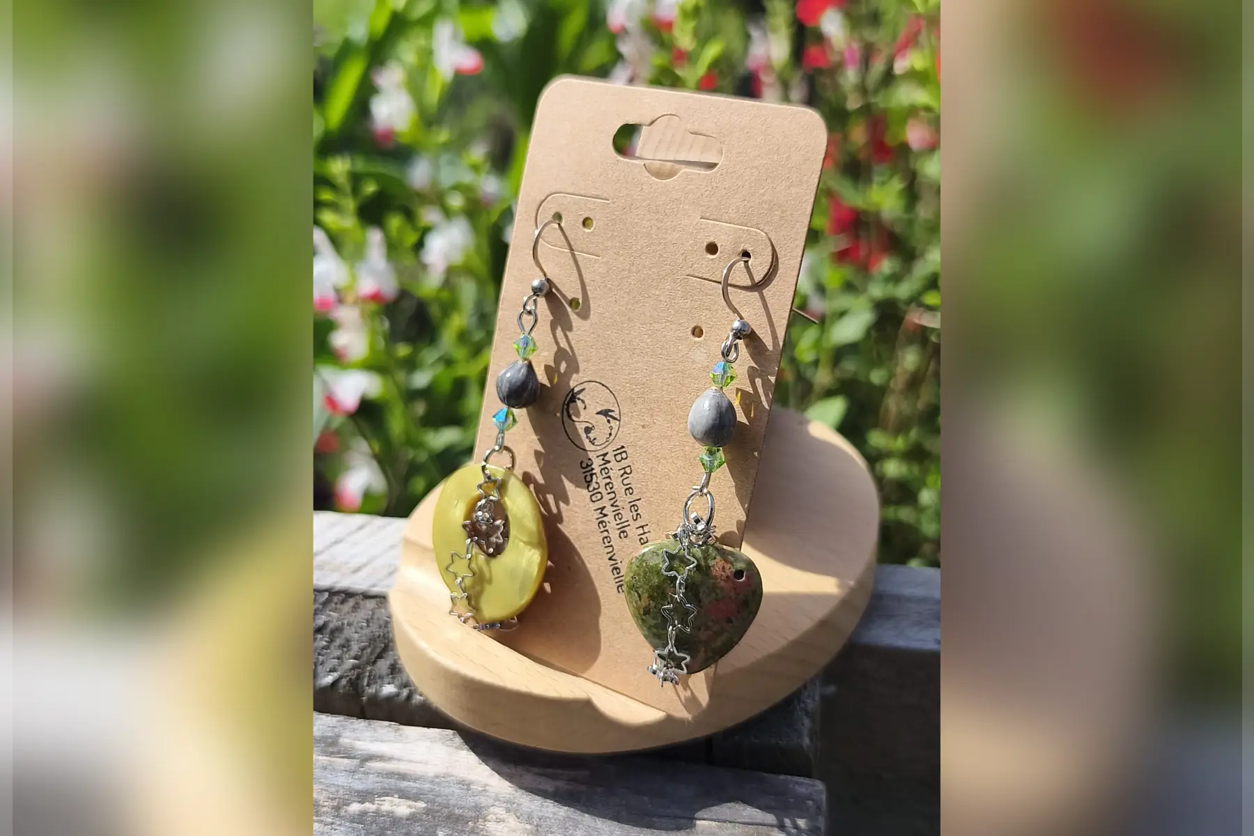 Boucles d’oreilles anneau vert et chaînette