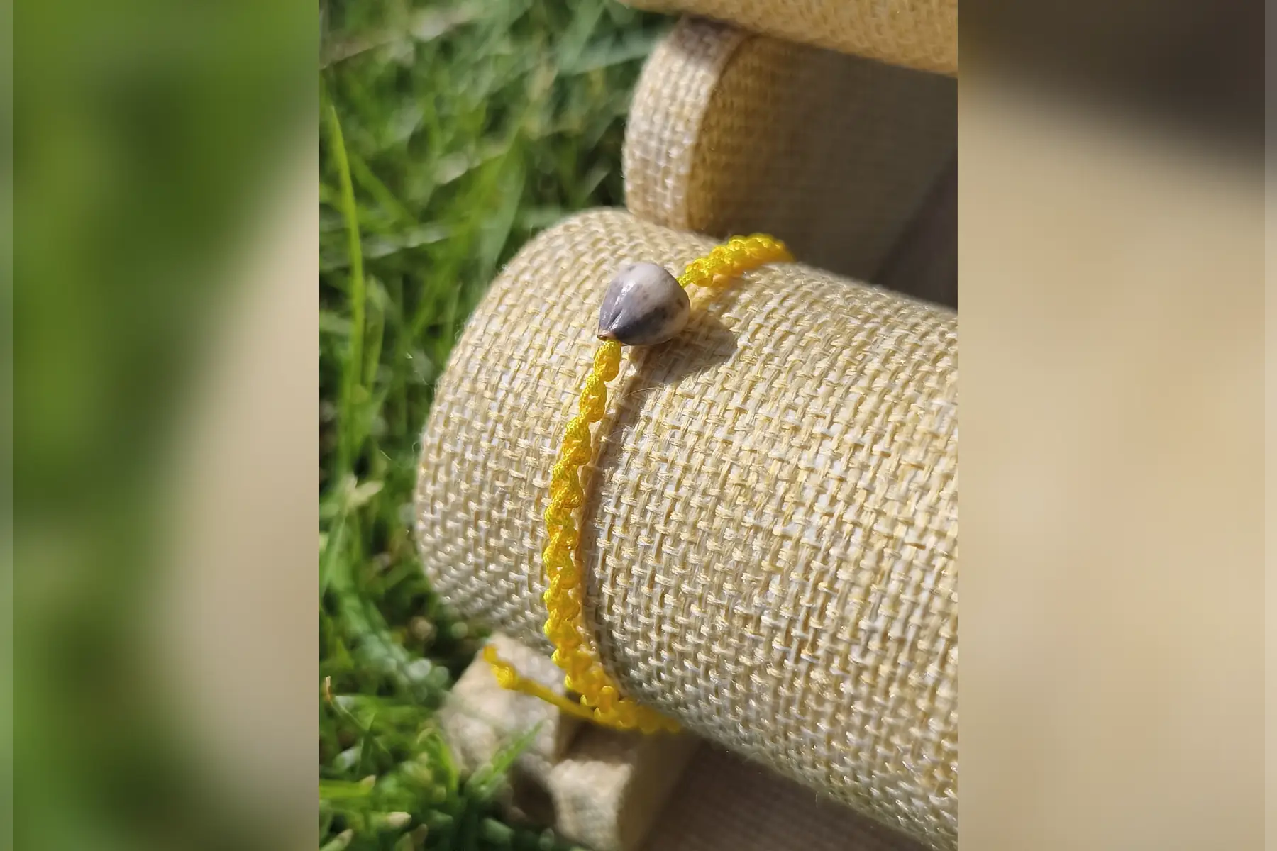 Bracelet macramé 2 fils jaune doré