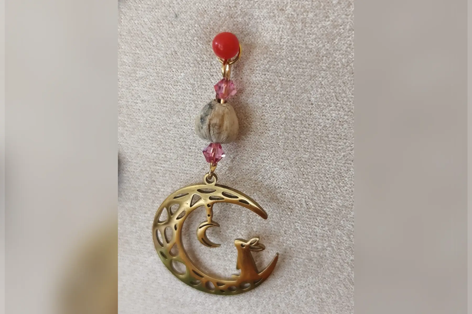 Pendentif lune lapin